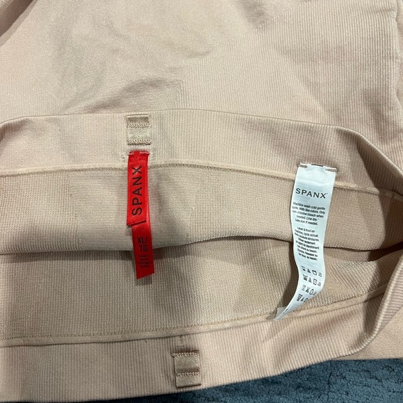 SPANX Women's Tan High-Waisted Mid Thigh Shape Wear Shorts Size XL EUC - Picture 2 of 3